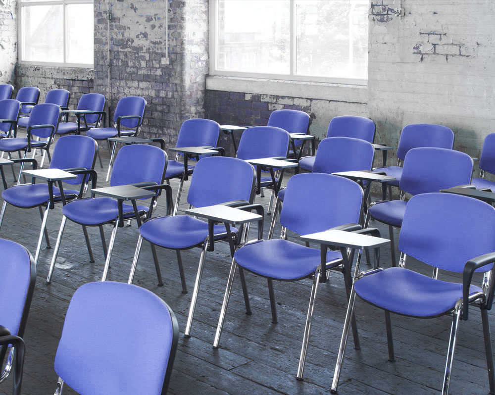 Meeting chairs with writing tablet in blue fabric and with chrome legs