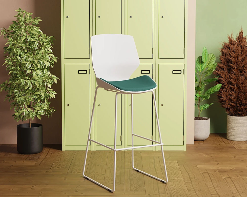 Poseur stool in white with chrome sled frame